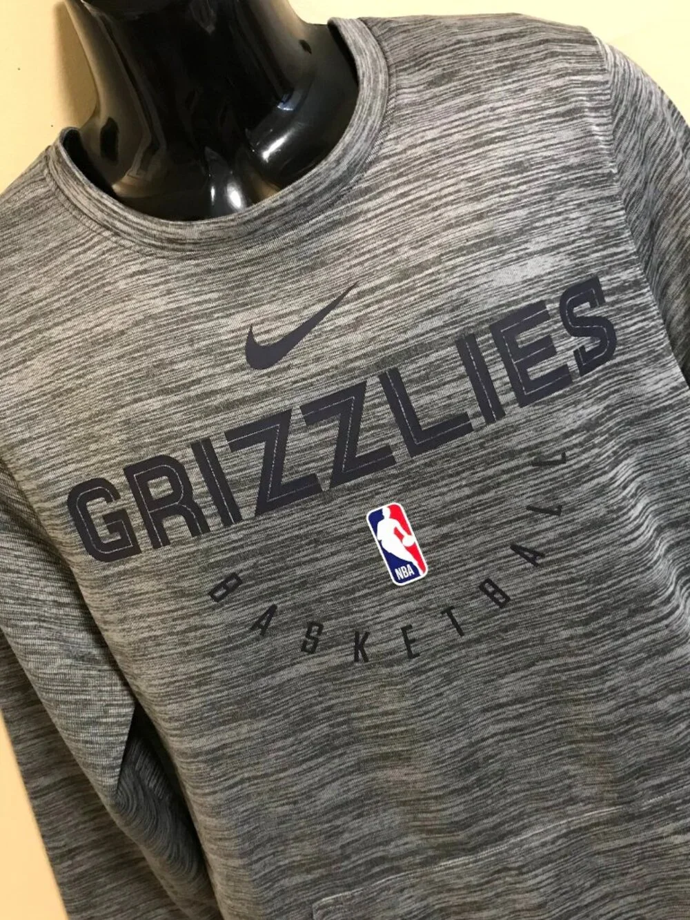 Men's Nike Heathered Memphis Grizzlies Spotlight Performance Sweatshirt-Size M